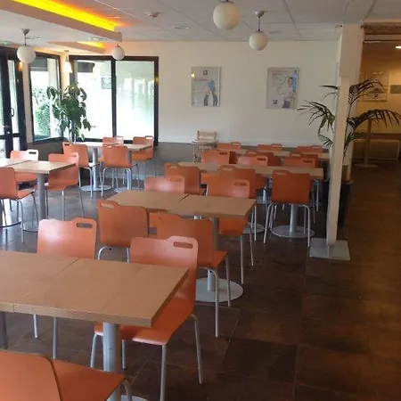 Ibis Budget Hotel 2*